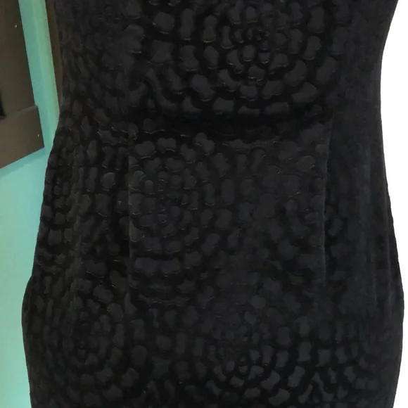 Love Fire Black Velvet Dress - Picture 5 of 5